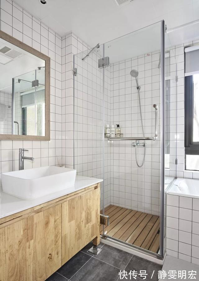 原木色|日式原木风两居，餐厅隔出休闲区，阳台带山水景色，太轻松惬意了