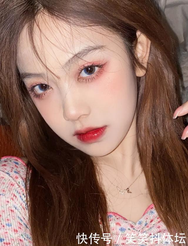 平价|让人看不出是平价口红的牌子,黄皮涂也好看,上街还会被人问色号