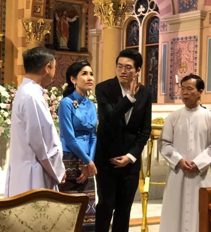 俏丽|诗尼娜贵妃又换新造型,俏丽可爱,却像民国时期的姨太太