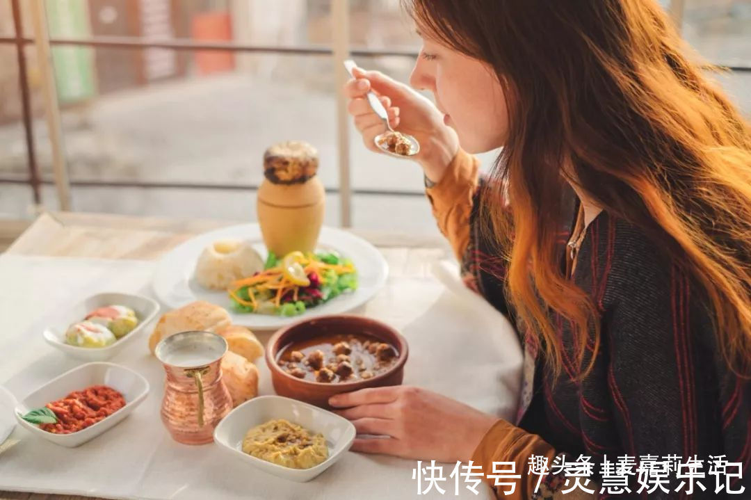 喝水|7个减肥“秘诀”：早上2坚持，晚上2绝对，吃饭3基本