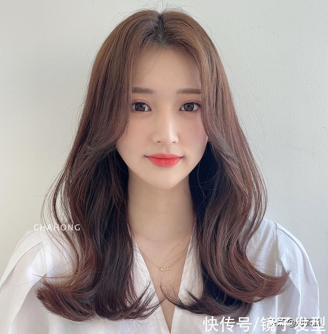 头顶|女发别乱剪，新人气发型4种送给你，你看美不美