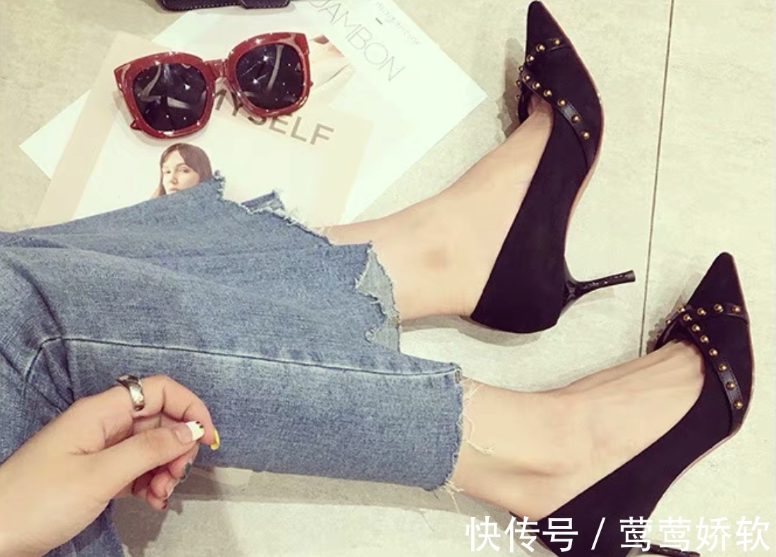 韵律|尖头细跟鞋的步调灵动，发出独特的韵律就是美丽的乐章