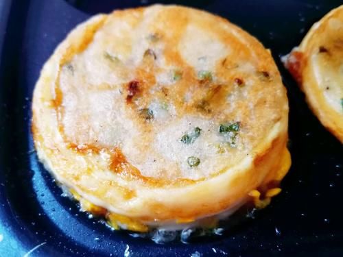 早餐|10分钟做好早餐，不用面粉，做虾肉鸡蛋蔬菜堡，营养美味又好吃