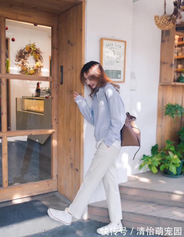 运动裤 卫衣下不兴“运动裤”了,今春流行“新穿法”,显年轻还巨时髦
