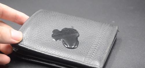 皮包|真假皮革难辨别?学会这个小窍门,再也不怕买到假的,涨知识了