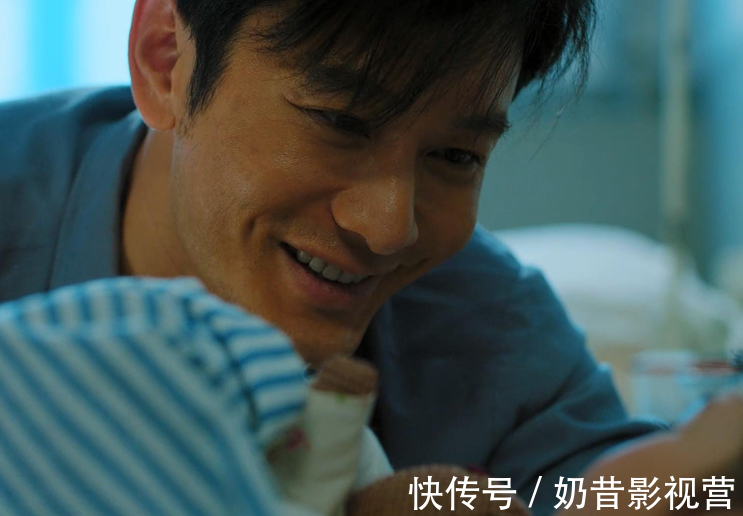 《功勛》全員演技過關(guān),黃曉明口碑最差,關(guān)鍵原因是導(dǎo)演