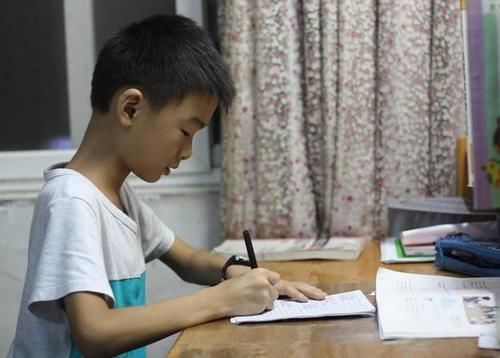 打脸|”老师让带一万颗豆“妈妈陪娃数到大半夜,质问老师却被“打脸”