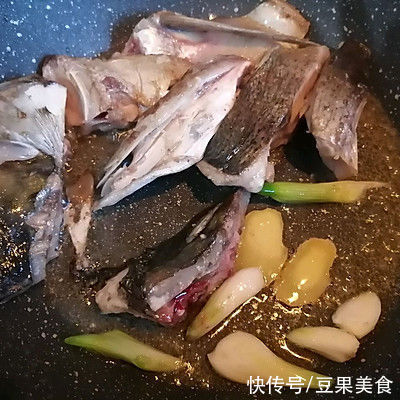 昆布|鱼头豆腐汤一出锅，方圆十里都飘香