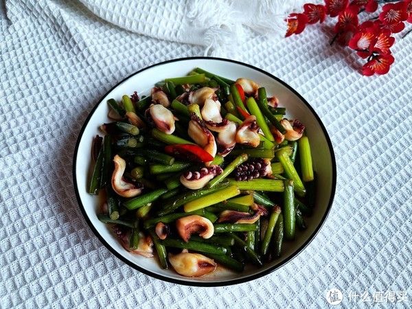 天气转凉,这菜可常吃!温和不辣口,配它炒一炒,鲜嫩好吃又开胃
