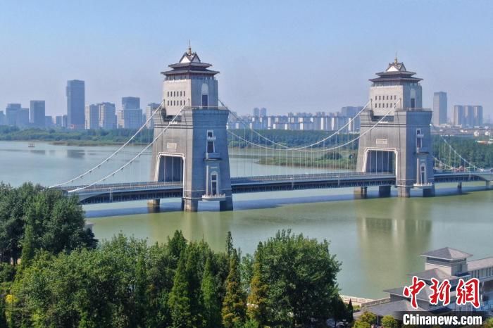 泱波 走进古城扬州镜观生态科技新城 “水绿交融”