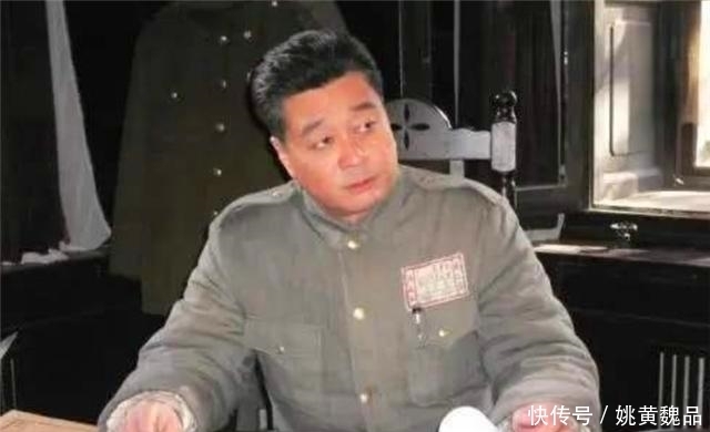 高级将领|1949年，傅作义率领部下起义后，他放走的2个高级将领是谁？