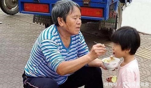 母亲家|5岁女儿送去姥姥家，几天后再接差点没认出来，网友愿等她成年！