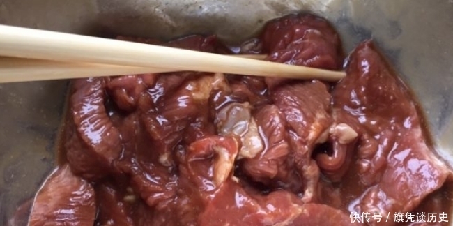 炖牛肉总是又老又柴？大厨教你5个技巧，快速炖软烂，又香又营养