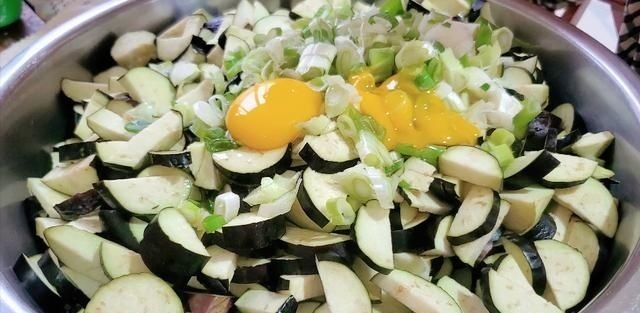 入秋以后,这菜我家一周吃5次,出锅比肉香,营养又解馋,真好吃