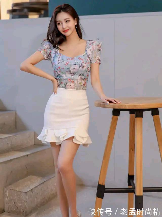女神|上班不知道穿什么,不妨试试短袖衬衫配短裙,秒变办公室女神