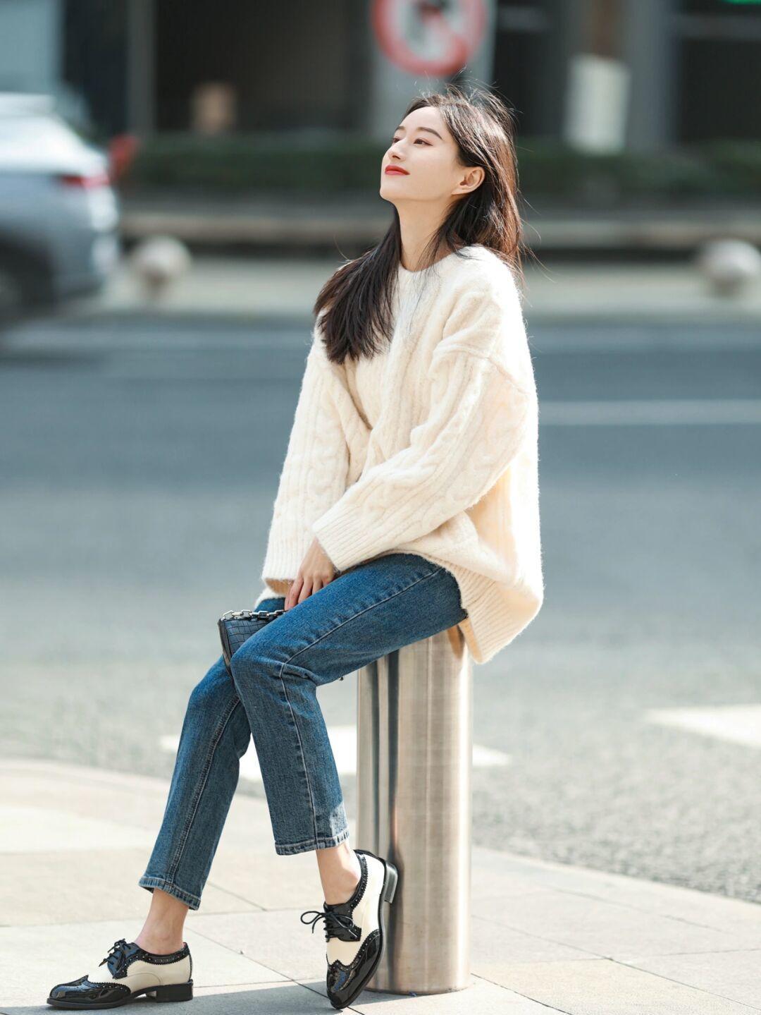 身材 哪怕你没有身材上的焦虑,也别穿紧身衣,这4款毛衣够你用