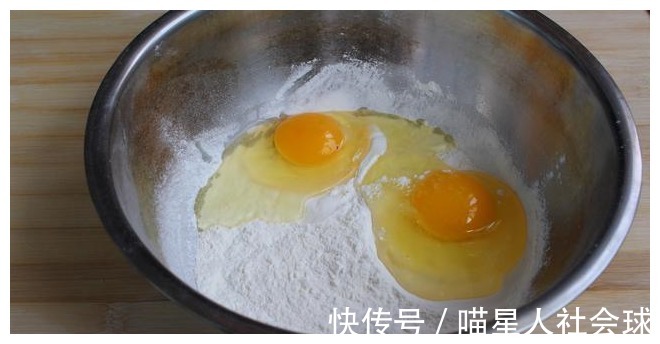 桑葚酱|家里没烤箱，分享一个用电饭煲做面包的方法，松软好吃比卖的还香