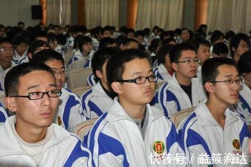 眼科医生|为啥眼科医生自己都不敢做近视手术，很多都戴眼镜原因很无奈