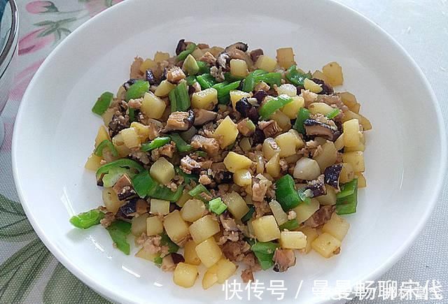 土豆和它一起炒,比炒土豆丝好吃,全家都爱吃,太香了
