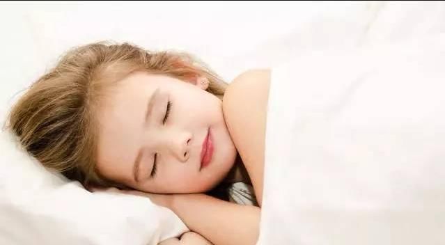 宝宝|宝宝不同的睡姿暗示着不同的性格？若是第四种，家长需要给予重视