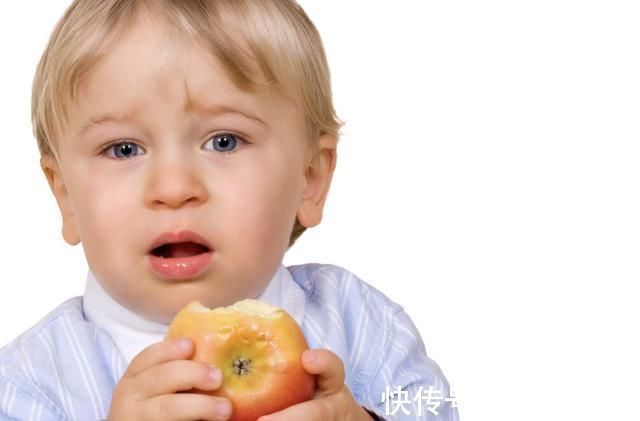 奶奶|7岁男孩长了“双排牙”,需要一颗一颗拔掉,奶奶自责不已