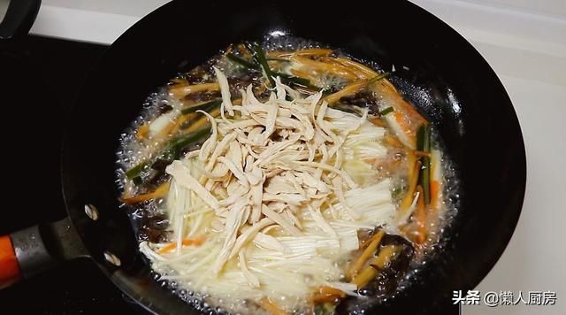 秋季要多喝这汤,看着就很有营养,暖胃又驱寒,明星在家也做了