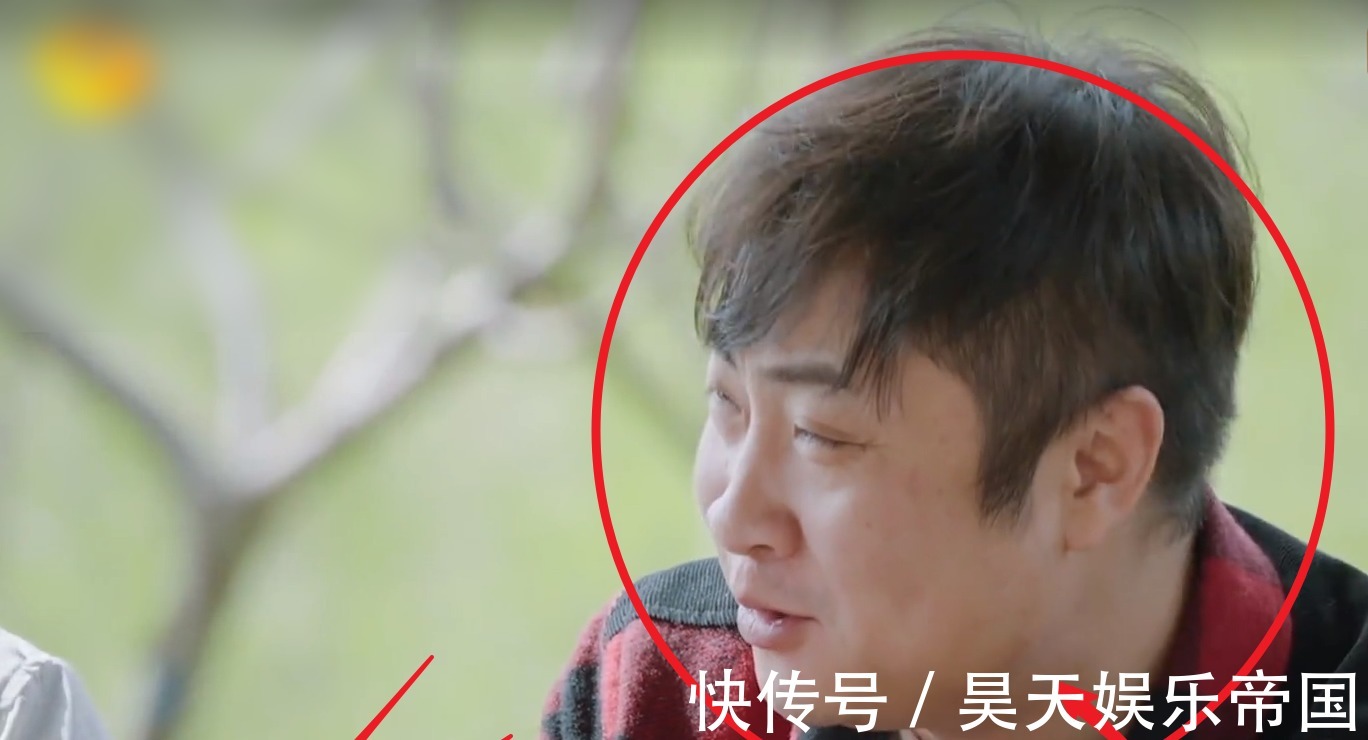 彭昱畅|乔杉打呼噜惊醒众人,何炅的反应引热议,真实情商如何很显然