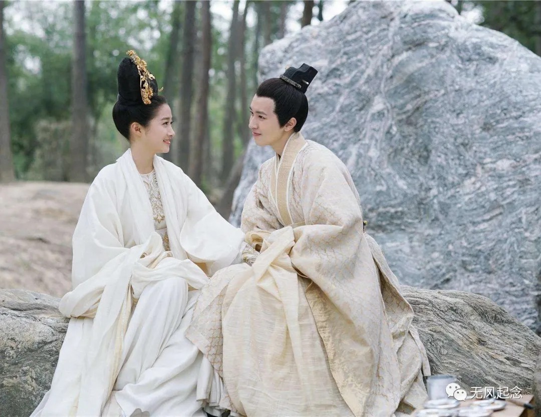 白居易@此人容貌秀丽,能歌善舞,精通诗文,却因白居易一首诗而香消玉殒