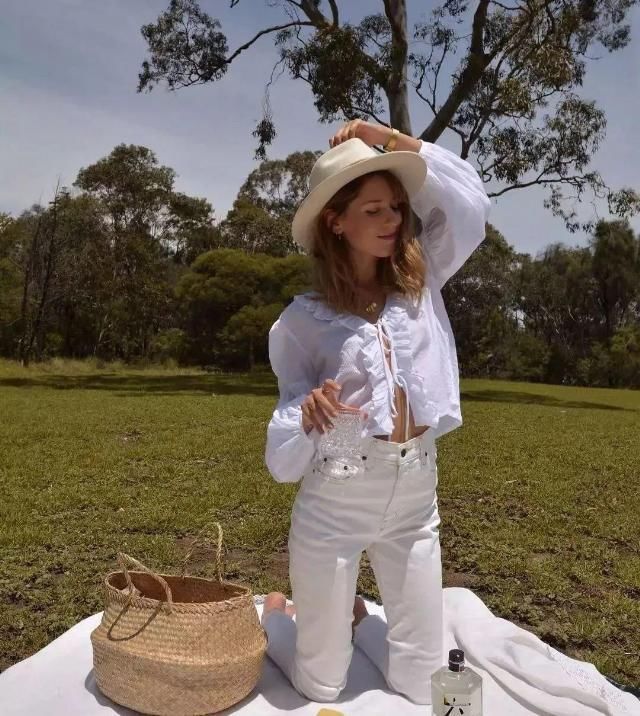 春夏白色系穿搭高级又好看,让你清凉一夏