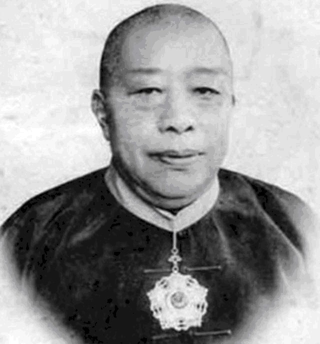 抛弃|她用尽家产扶持丈夫，成功后却惨遭抛弃，不哭不闹，活到104岁