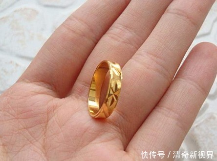 右手|“黄金戒指”是戴左手，还是右手有些人总乱戴，闹笑话了！