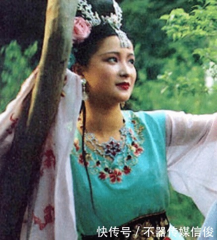 名导|唯一演完四大名著的她,因太漂亮在火车站被名导发掘,如今怎样了