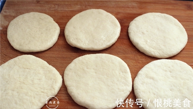 面包|发面饼新做法，低糖又简单，暄软蓬松有嚼劲，比面包还好吃