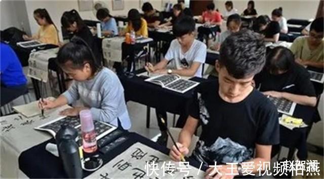 中书协&一乞丐写出漂亮的书法,中书协专家是混饭吃的工具,不值得一提