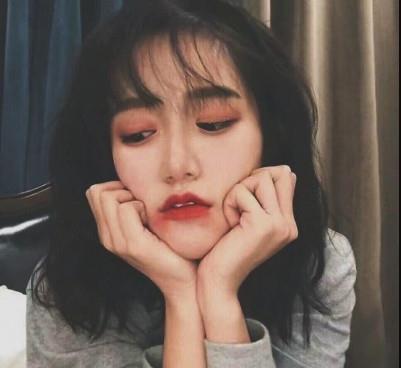 最近“肿眼泡”女生眼妆火了,只需这一个动作,秒变欧式双眼皮