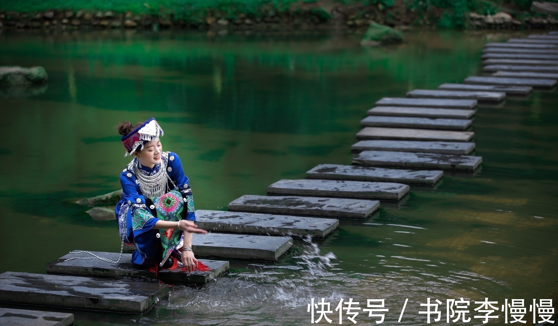 空中舞#诗·十首丨谁似西湖不染色,我心桑梓慕炊烟