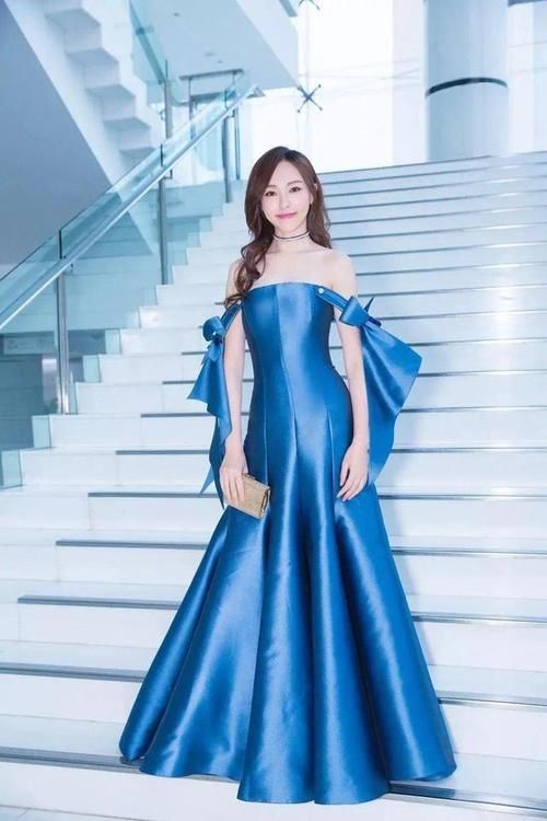 高跟鞋|穿衣不懂色必输,蓝色系的精致搭配方案,连小白看一眼都会