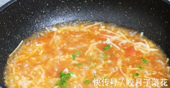 简单一炒十分钟就出锅,酸甜可口,不用担心剩米饭吃不完了!