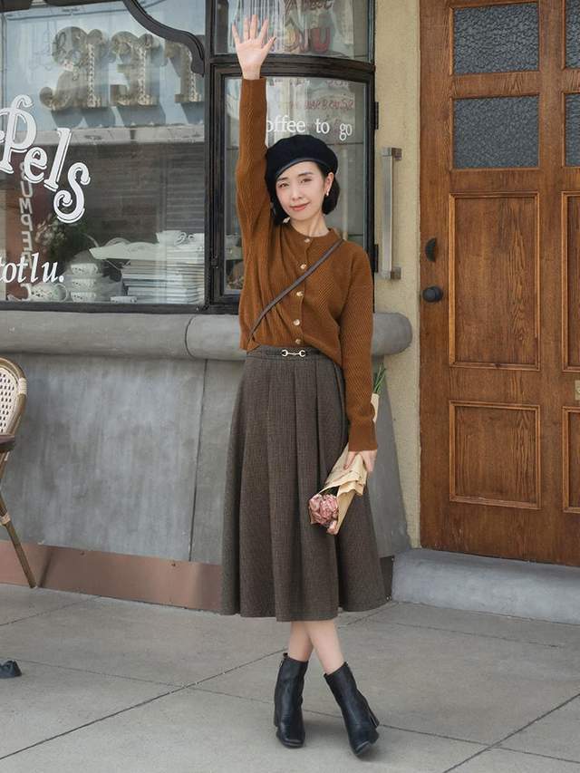 半身裙|步入中年后要学会的“针织衫”搭配,看这位博主就够了,chic优雅