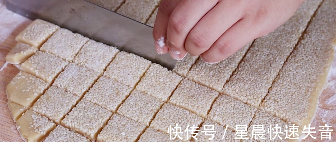 蜜三刀的做法太简单啦！酥香不齁嗓子，自己做无添加，越吃越香哦！