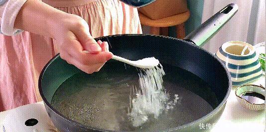 包菜不要直接下锅炒,多加这一步,脆甜爽口,下饭菜少不了