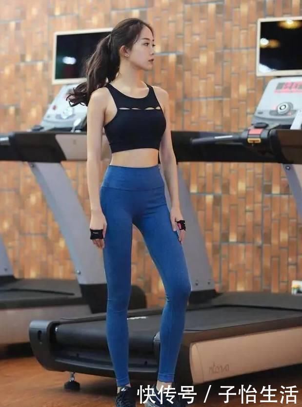 回头率|时尚穿搭打底裤小姐姐秀出曼妙身材,回头率特别高