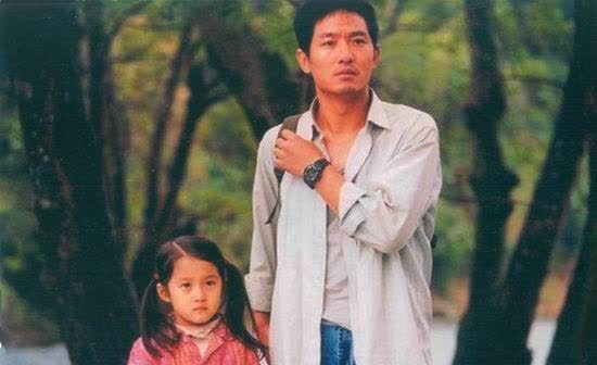 班主任 寒门贵子郭晓冬的成名史,以及他悲情的婚恋观