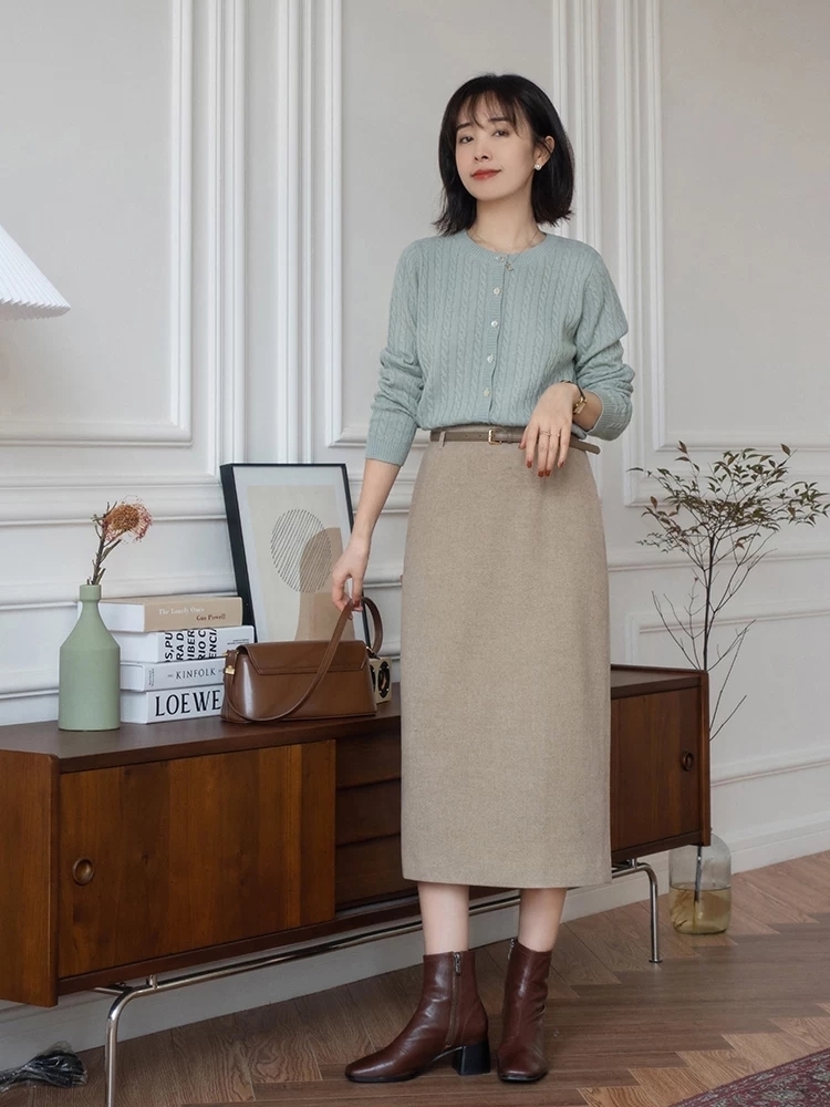 半身裙 秋天,“针织衫”这样穿才洋气,这些穿搭值得借鉴,温柔又时髦