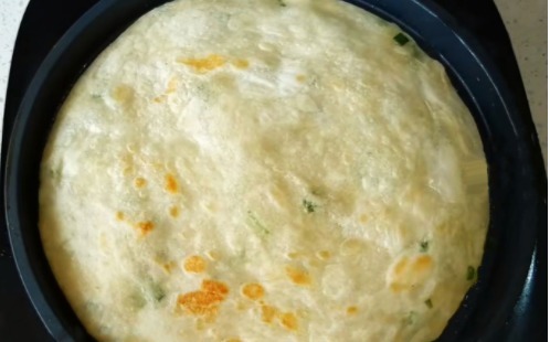 家常葱油饼这样做最好吃，掌握这2个秘诀，柔软多层，凉了也不硬