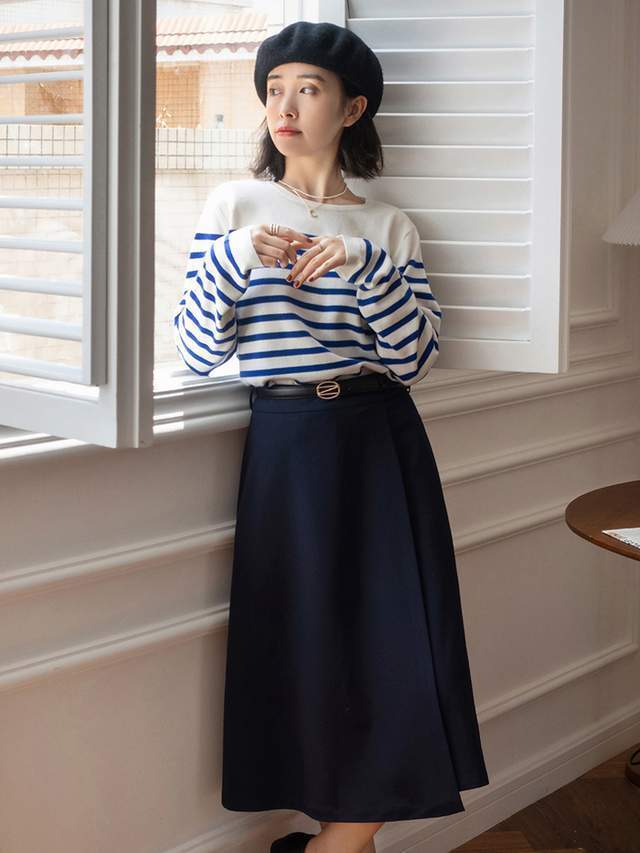 秋冬|普通人也适合穿的风格,棕色衬衫+黑色牛仔裤,保暖又时尚