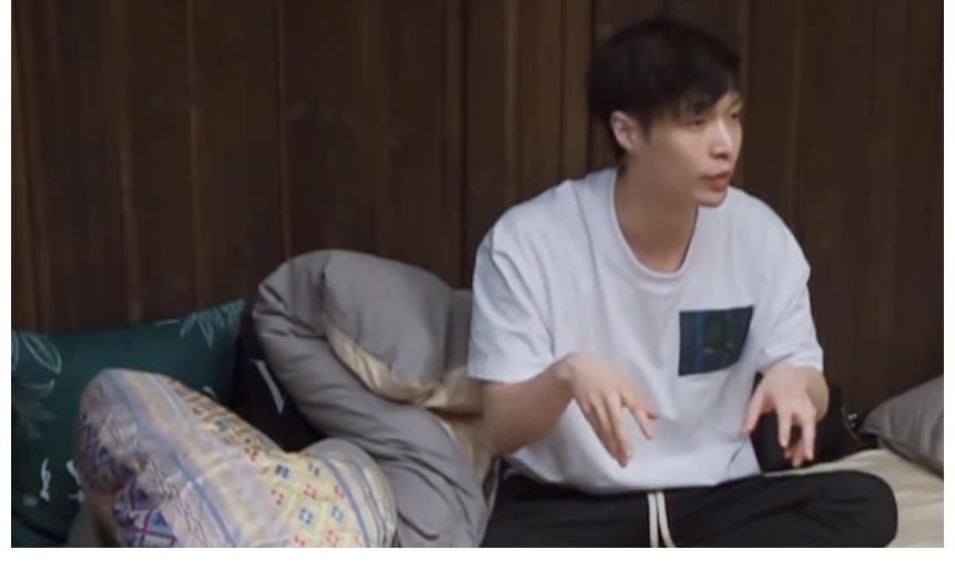 向往的生活|张艺兴唱《征服》副歌,那英的眼神是对他能力的最大肯定!