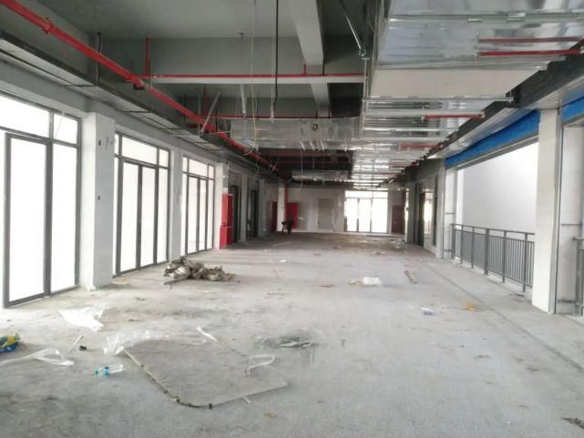 商户|这个菜市场上下二层，95个店面，94个摊位，摸底登记火热进行中。