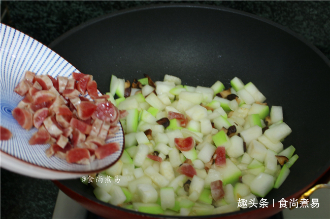  电饭锅|秋天，不妨试试此款焖饭，简单快捷又好吃，增强身体免疫力