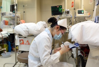 女护士|女护士面对男性“私处”时,为何不会害羞,是经常见得原因吗